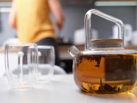 Ξεχάστε τον καφέ — Αυτό είναι το πρώτο πράγμα που πίνουν οι γαστρεντερολόγοι το πρωί