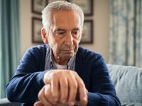 Μοναξιά και άνοια μαστίζουν τους ηλικιωμένους στην Ελλάδα