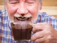 Συστατικό σε σοκολάτα επιβραδύνει τη βιολογική γήρανση – Ποια σοκολάτα είναι