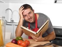 8 συμβουλές υγιεινού μαγειρέματος για όσους ζουν μόνοι