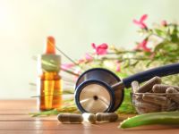 Τα καλύτερα βότανα για φυσική ανακούφιση από τους πόνους: Πώς να τα χρησιμοποιήσετε