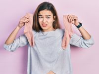 Κάνει να φορέσετε το ίδιο ζευγάρι κάλτσες περισσότερες από μία φορές;