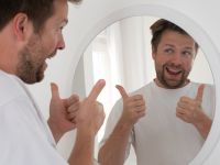 3 τρόποι για να τηρήσετε τις δεσμεύσεις σας για το 2026, σύμφωνα με ψυχολόγους