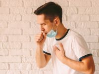 Γιατί η COVID-19 μπορεί να εξελιχθεί σε πνευμονία - Καίριο να αναγνωρίσετε τα συμπτώματα