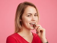 Ποιες τροφές μας κάνουν πιο ευτυχισμένους; Δεν είναι πάντως αυτές που νομίζετε