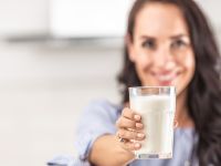 6 ροφήματα που είναι πλούσια σε βιταμίνη Β12