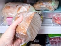 Αν αποθηκεύετε το ψωμί στην κατάψυξη, κερδίζετε απροσδόκητα οφέλη υγείας