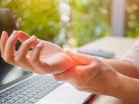 Σύνδρομο καρπιαίου σωλήνα: Ποιες ασκήσεις πρέπει να αποφεύγονται ανάλογα με τη σοβαρότητα