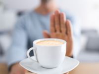 Γιατί μοιάζει σαν όλα τα φαγητά να σας προκαλούν καούρα