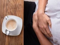 Βοηθάει ο καφές να χωνέψετε; Τι λέει στην πραγματικότητα η επιστήμη