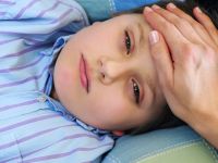 Ιώσεις: Καμπανάκι για τα παιδιά – Σοβαρές νοσηλείες από γρίπη και RSV