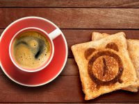 Η καλύτερη ώρα να φάτε πρωινό εάν έχετε υψηλή χοληστερόλη