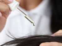 Δύο φυτικά εκχυλίσματα κάνουν τα μαλλιά 29% πιο λαμπερά - Τι αποκάλυψε εργαστηριακή έρευνα