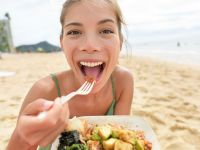 Αυτή η αλλαγή μειώνει πάνω από 300 θερμίδες την ημέρα, χωρίς μείωση στις μερίδες