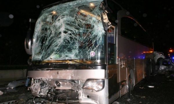 Καραμπόλα στην Ε.Ο. Αθηνών-Λαμίας: Ένας σοβαρά τραυματίας στον Ερυθρό Σταυρό