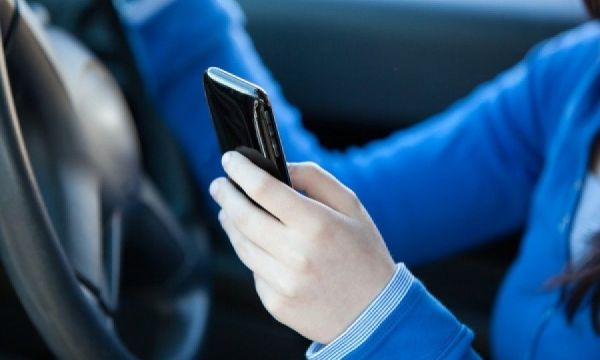 Έρευνα: Ολέθριος ο συνδυασμός sms-οδήγησης