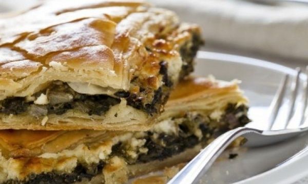 Πίτα με κατσικίσιο τυρί, σπανάκι, κουκουνάρι και Αρσενικό