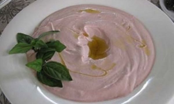 Αφράτη ταραμοσαλάτα με λευκό ταραμά