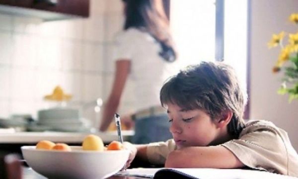 Ποιες τροφές δεν πρέπει να λείπουν από τη διατροφή των μαθητών που δίνουν εξετάσεις