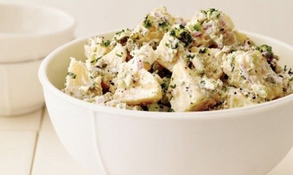 Νόστιμη και δροσερή: Πατατοσαλάτα διαίτης σε 5 απλά βήματα