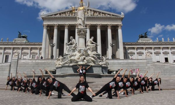 Υπέροχες Ελληνίδες Cheerleaders, κατακτούν την Ευρώπη