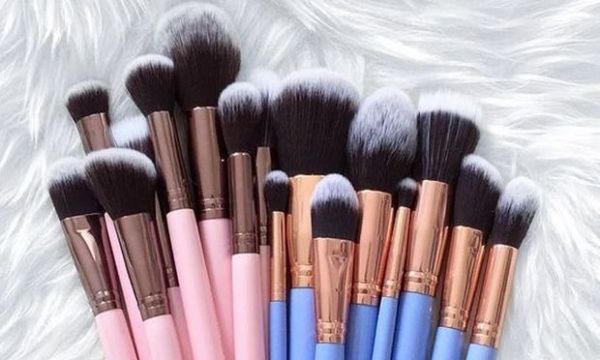 Δες 3 τρόπους να πλύνεις τα πινέλα του μακιγιάζ σου χωρίς να τα καταστρέψεις!