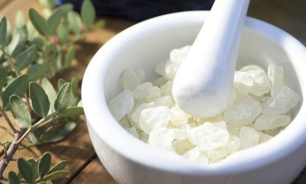 Φτιάξτε τη δική σας οδοντόκρεμα με μαστιχέλαιο