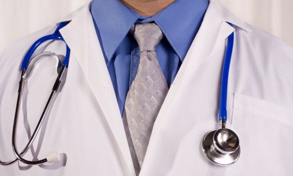 Ημερίδα για προσλήψεις Ελλήνων γιατρών στη Γαλλία