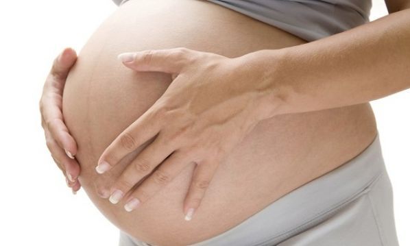 Εγκυμοσύνη και ομορφιά: Εύκολοι τρόποι για να προστατεύσετε τα νύχια σας