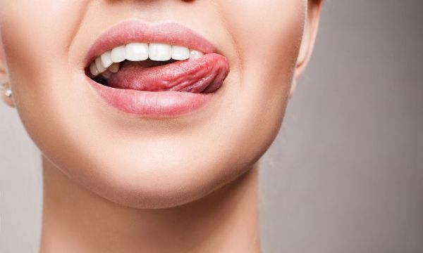 Γλυκιά γεύση στο στόμα: Δείτε με ποιες παθήσεις συνδέεται