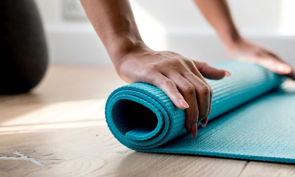 To fitness πρόγραμμα που θα σου δώσει γυμνασμένο σώμα παραλίας χωρίς κανένα όργανο