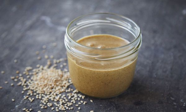 Σου περίσσεψε ταχίνι; Κάνε την πιο τέλεια μάσκα λάμψης