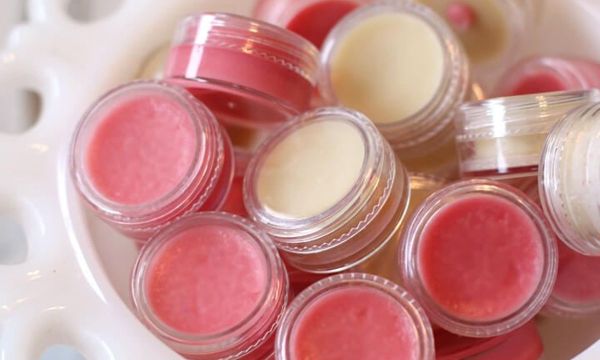 10 πράγματα που μπορείς να κάνεις με το lip balm σου