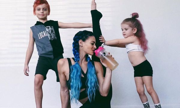 Θες να γυμναστείς σπίτι αλλά έχεις παιδιά; Τότε πρέπει να κάνεις αυτό το πρόγραμμα