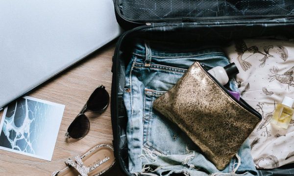 Φεύγεις για ΣΚ; Έχουμε προϊόντα ταξιδιού που χωράνε σε ένα και μόνο νεσεσέρ