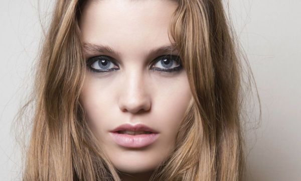 Αν κάνεις αυτό πριν κοιμηθείς θα ξυπνήσεις με τα πιο ωραία μαλλιά, promise