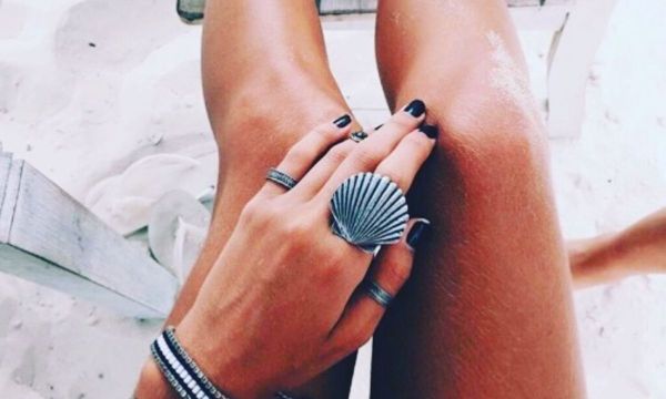 Αυτά είναι τα σημεία στα οποία πρέπει να φοράς λάδι στην παραλία (και το ξεχνάς)