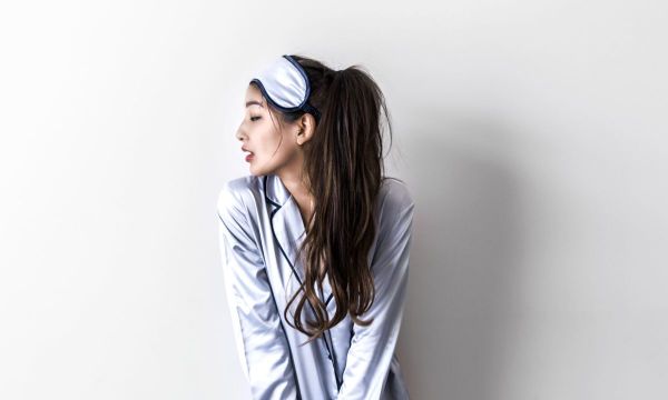 Εσύ ξέρεις κάθε πότε πρέπει να πλένεις τη μάσκα ύπνου σου;