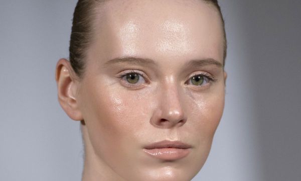 Αν έχεις λιπαρή επιδερμίδα, υπάρχει ένας μύθος που πρέπει να σταματήσεις να πιστεύεις