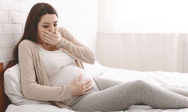 Πρωινές ναυτίες στην εγκυμοσύνη; Αντιμετωπίστε τις πιέζοντας σε αυτό το σημείο του σώματος (pics)