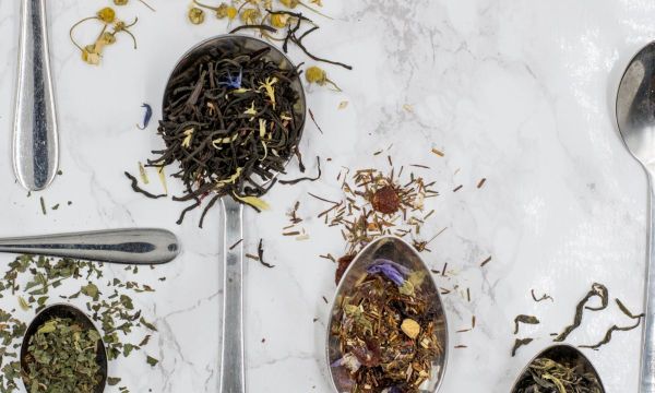 Με αυτά τα 3 υλικά θα ανακουφίσεις το δέρμα σου από τις κοκκινίλες και τα σπυράκια