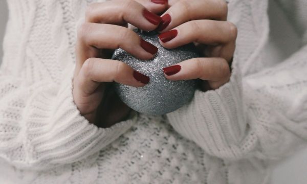 It’s Christmas time! 9 γιορτινά βερνίκια για να διαλέξεις αυτό που σου ταιριάζει