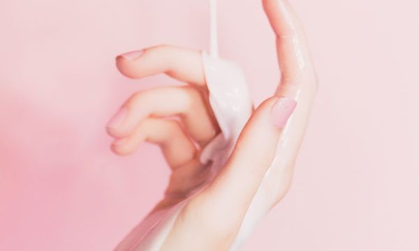 DIY: Φτιάξε μόνη σου το πιο εύκολο scrub για απαλά χέρια