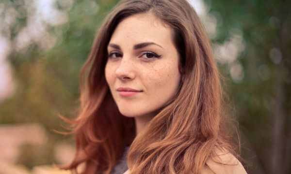 9 λόγοι που έχεις γεμίσει με σπυράκια ακμής