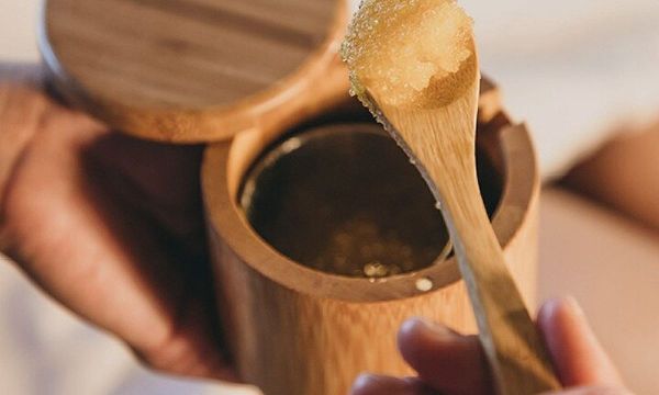 3 τέλεια DIY scrub προσώπου που μπορείς να φτιάξεις εύκολα στο σπίτι