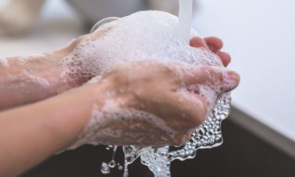 Προσωπική υγιεινή: Αυτά είναι τα 5 κυριότερα λάθη που κάνεις