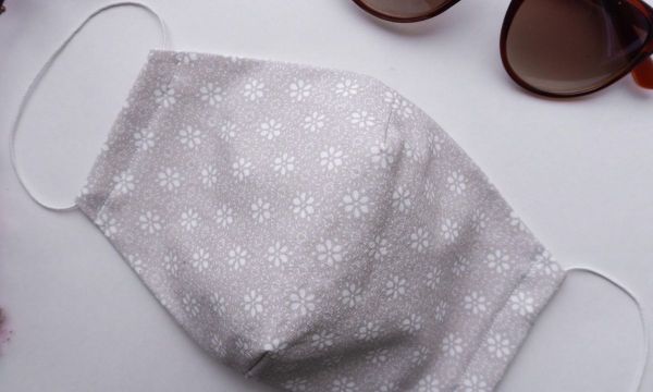 3 tips που θα κάνουν πιο άνετη την προστατευτική μάσκα που φοράς καθημερινά