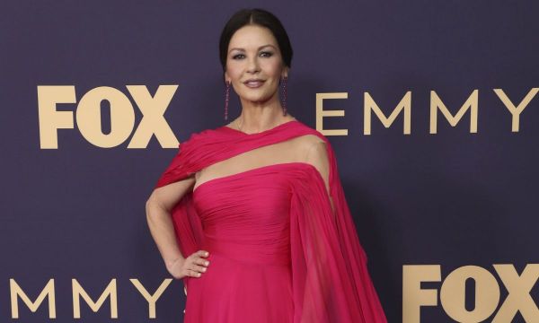 Τα μυστικά ομορφιάς της Catherine Zeta-Jones για λαμπερή επιδερμίδα