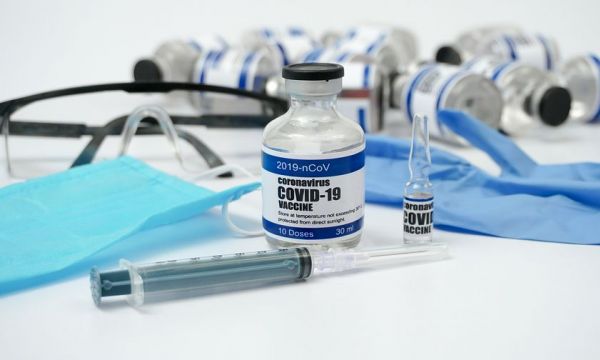 Κορονοϊός: Οκτώ βασικοί άξονες σχεδιασμού εν όψει επικείμενης έγκρισης εμβολίου