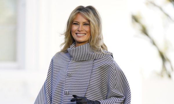Όλοι μιλούν για το εντυπωσιακό νέο hair look της Μελάνια Τραμπ και όχι άδικα